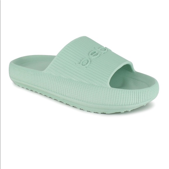 bebe Malga pool slide sandal with bebe logo for casual look - Picture 2 of 10